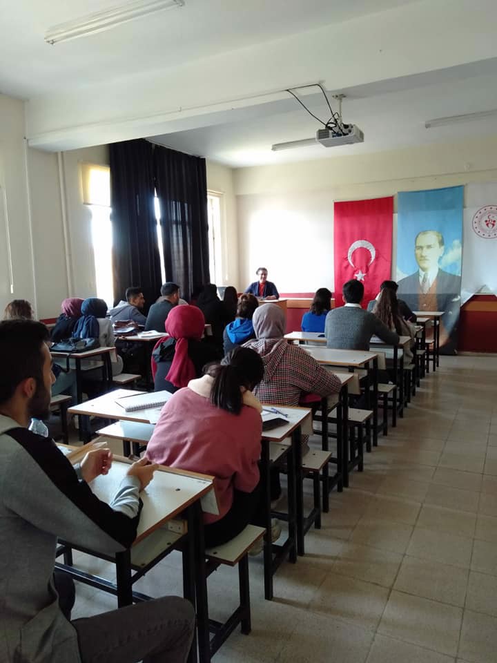 Yüksekokulumuzda Bozkır Kyk ile Ortaklaşa Seminerler Yapılmaktadır